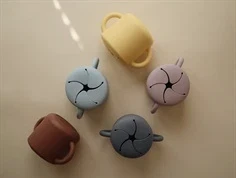 Mushie pale daffodil snack kop